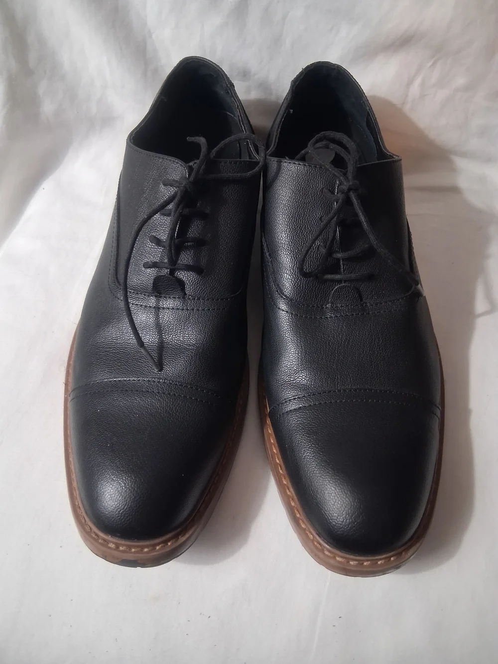 Perry Ellis Men’s Black Leather Derby with Contrast Tan Welt